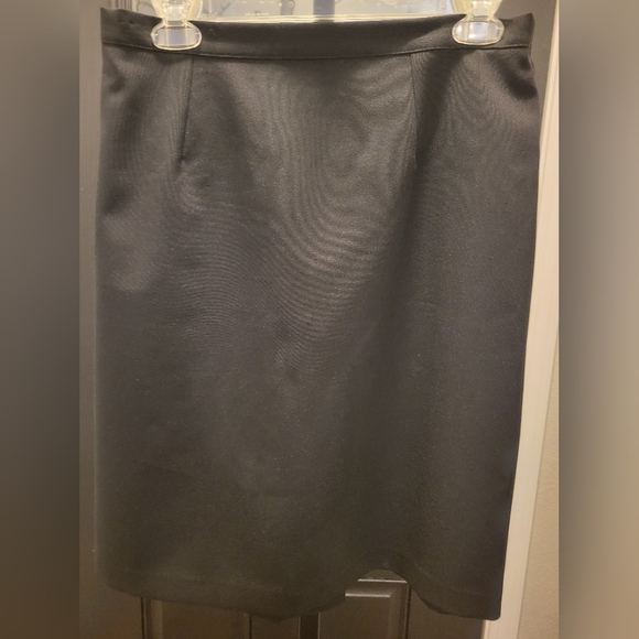 Black Skirt - Picture 2 of 2